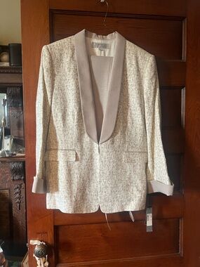 Tahari Larry Levine cream and taupe linen pant suit